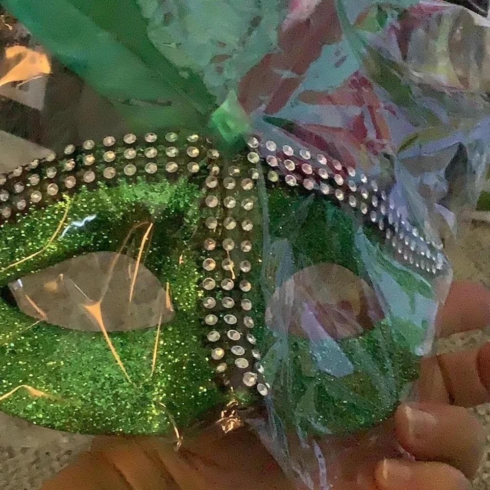 Mask for Halloween green sparkle new in bag never worn make a nice costu…
